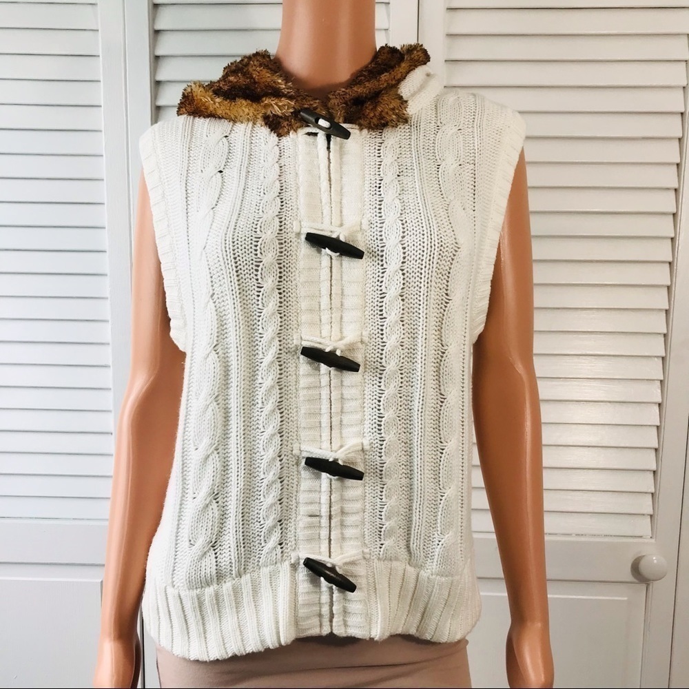 2/$50 TIARA White Faux Fur Hood Knit Vest Size Large